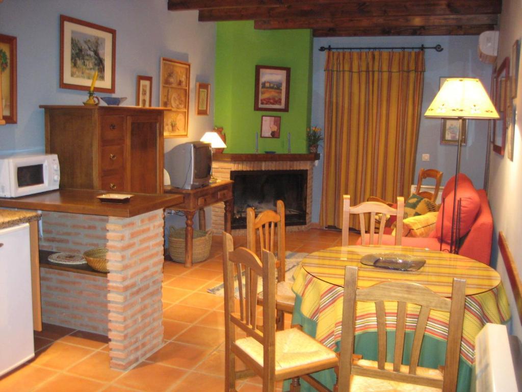 Apartamentos Saqura Segura de la Sierra Værelse billede